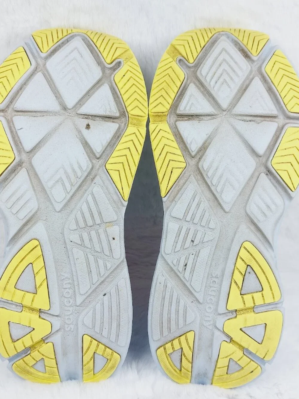 Saucony Guide 18 Women's White-Ice Melt Lace-Up Low Top Running Shoes Size 10